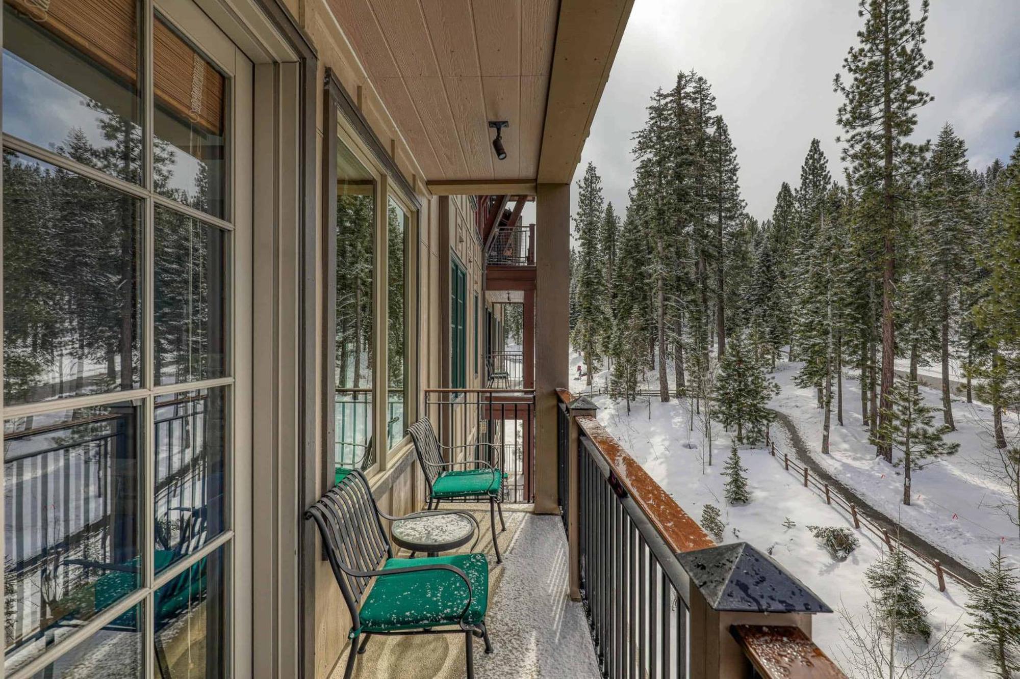 Iron Horse Lodge South 404 By East West Hospitality Truckee Exterior photo